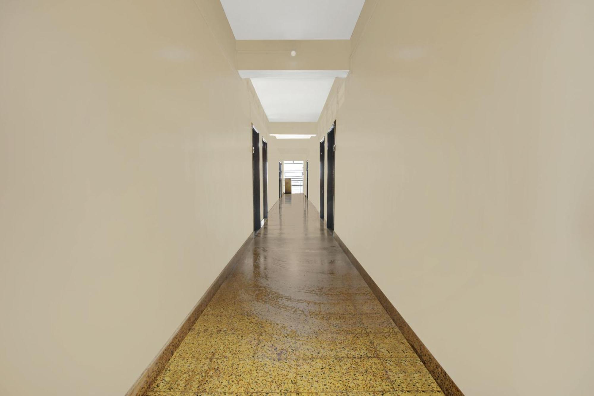 Spot On Shree Ram Residency Hotel Hubli Exterior photo